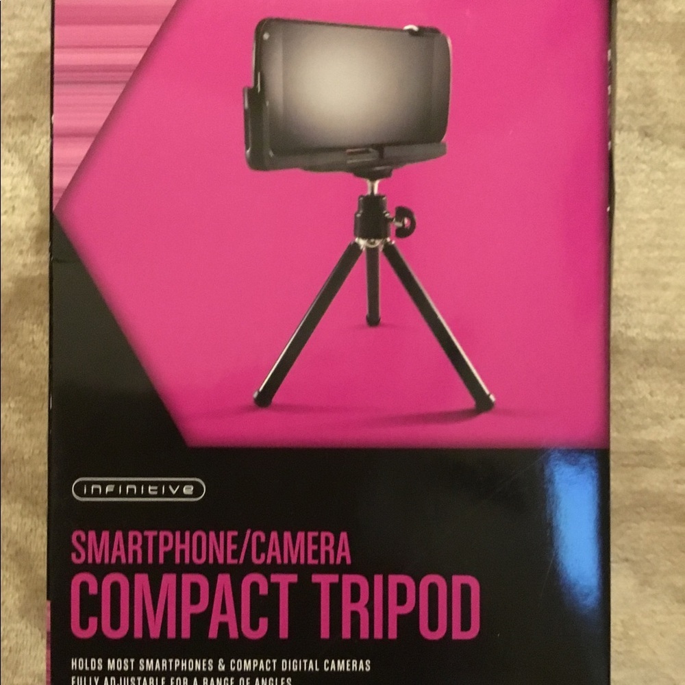 Smartphone/ camera compact tripod NWT🎈